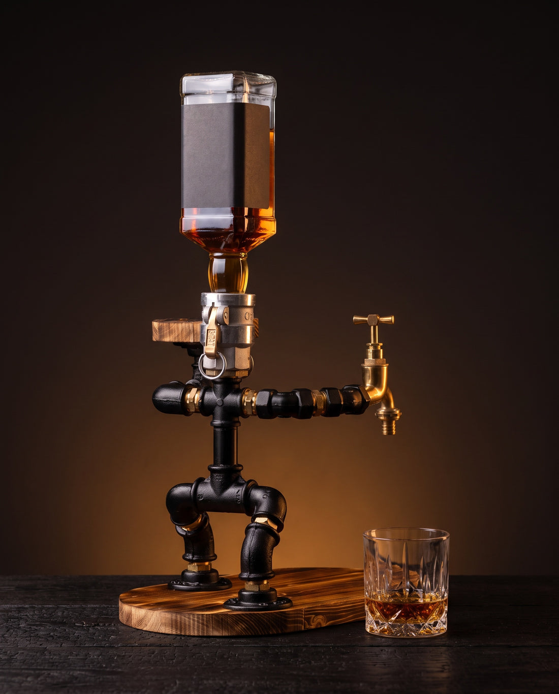 Der Buttler Waiter Spirits Dispenser by IronPunky