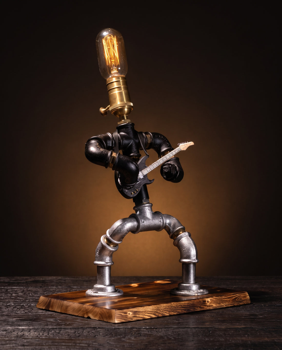 Der Gitarrist Dimmable Steampunk Table Lamp by IronPunky