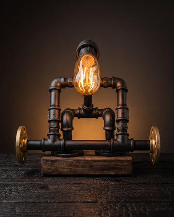 Der Kraftprotz Weightlifter Pipe Table Lamp by IronPunky