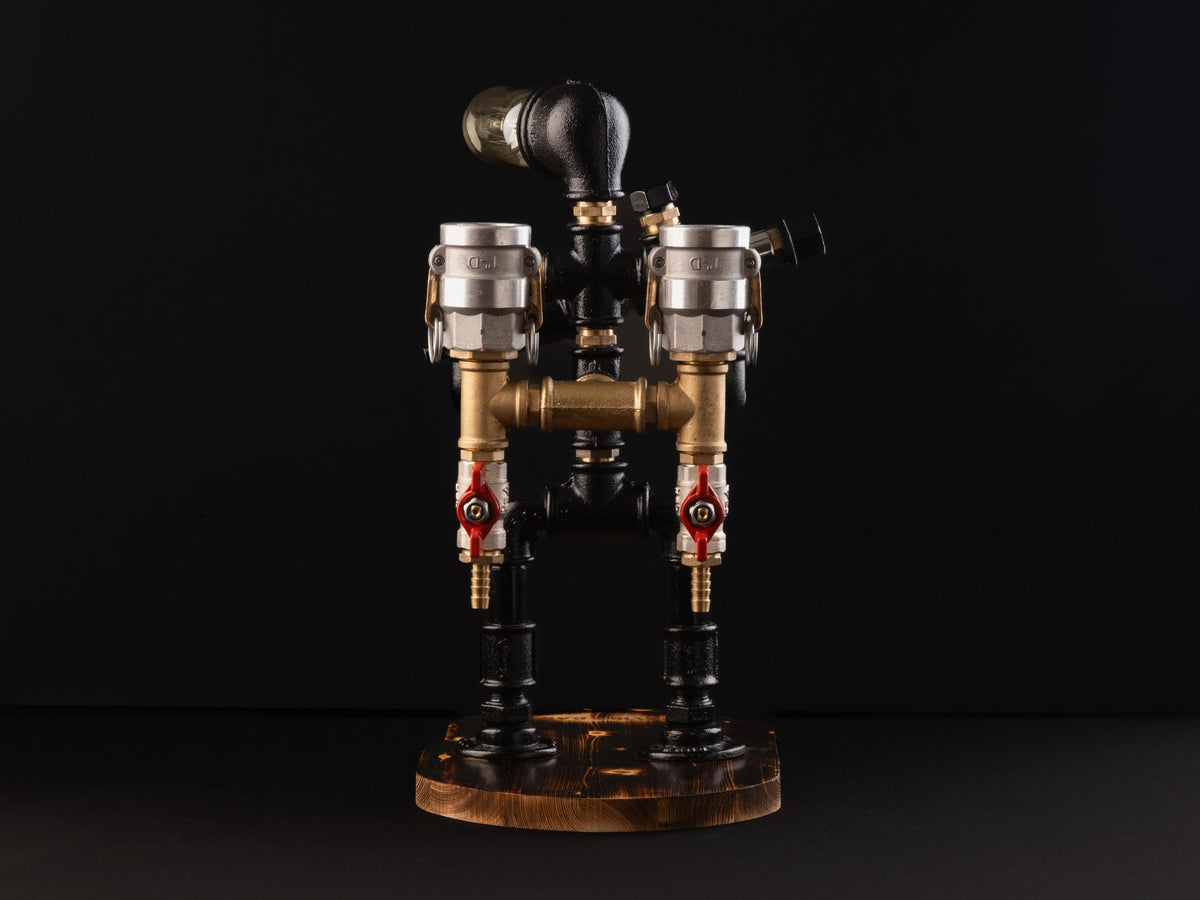 IronPunky RoboCop Spirituosenspender aus Messing und Kiefernholz im Steampunk-Design mit integrierter Edison-Lampe