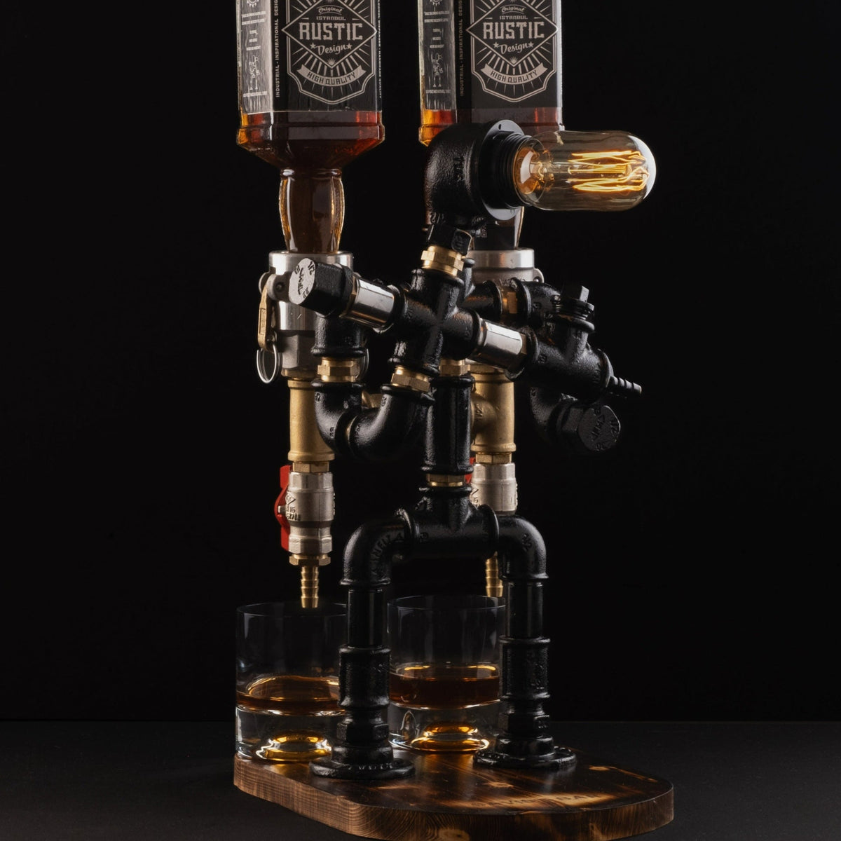 IronPunky RoboCop Spirituosenspender aus Messing und Kiefernholz mit Edison-Lampe im Steampunk-Design