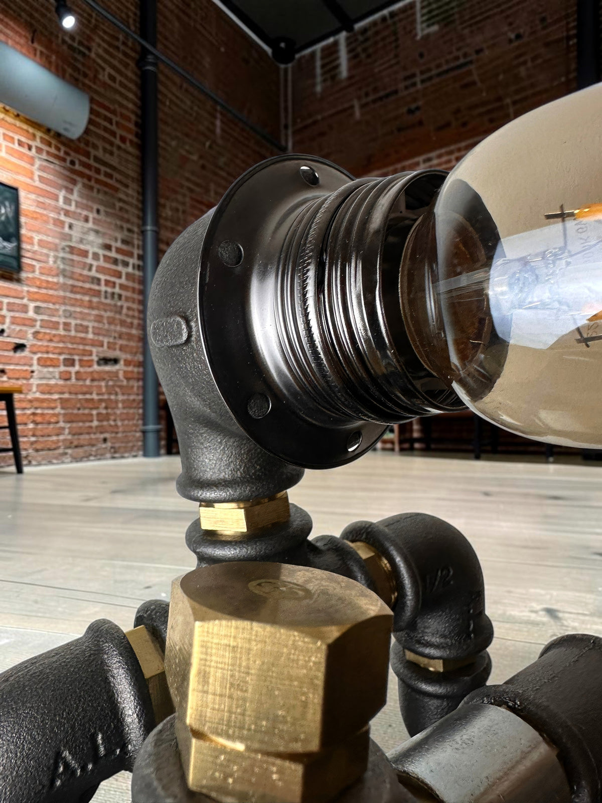 Der Soldat Military Pipe Table Lamp